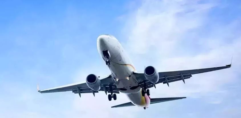 Photo of विमान उड़ाते समय पायलट की हुई मौत, अटक गई थी यात्रियों की जान