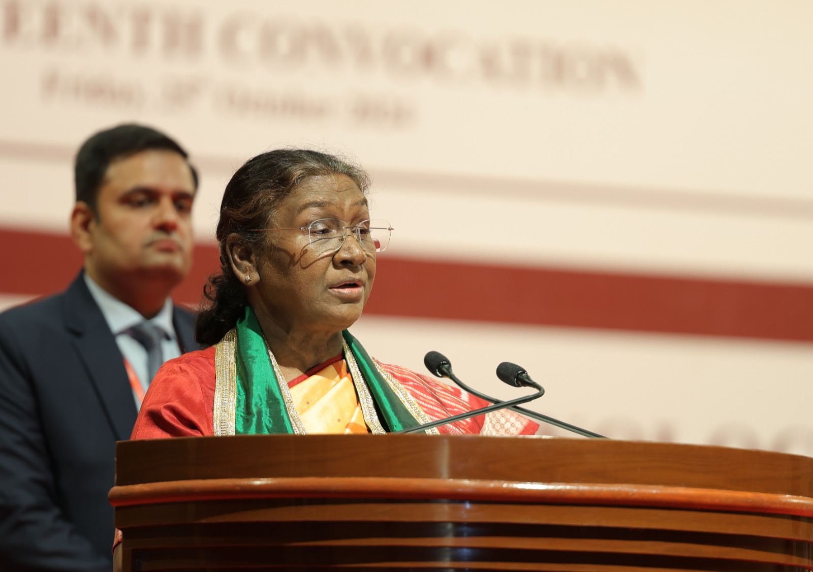 Photo of मुर्मू का लगन के साथ कर्तव्य पथ पर आगे बढ़ते रहने का विद्यार्थियों से आह्वान  