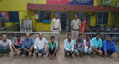 Photo of दुर्ग: ऑक्सीजन सिलेंडर की चोरी करने वाले गिरोह का भंडाफोड़, 10 लोगों को किया गिरफ्तार