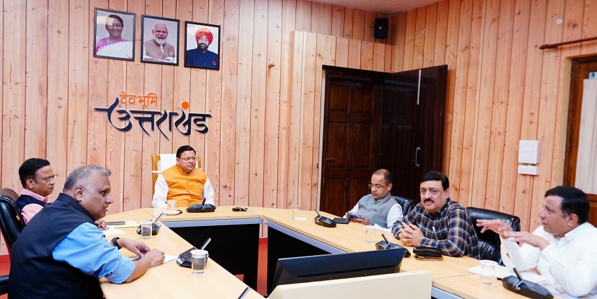 Photo of सीएम धामी ने की सड़क गड्ढा मुक्त अभियान की समीक्षा बैठक