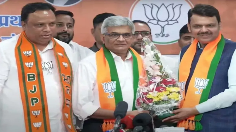 Photo of मुंबई में कांग्रेस को बड़ा झटका, महानगरपालिका में नेता प्रतिपक्ष रहे रवि राजा बीजेपी में हुए शामिल!