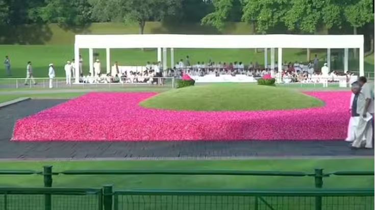 Photo of पूर्व प्रधानमंत्री पंडित नेहरू की जयंती पर पीएम मोदी ने दी श्रद्धांजलि