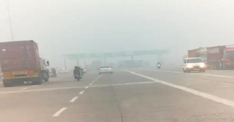 Photo of हरियाणा के इस जिले में कोहरा-स्मॉग खतरनाक स्तर पर, 500 तक पहुंचा AQI…