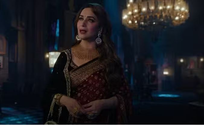 Photo of माधुरी के बेटों ने दोस्तों के साथ देखी ‘भूल भुलैया 3’