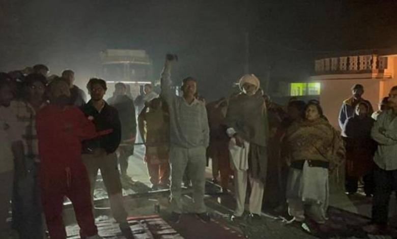 Photo of पंजाब पुलिस के खिलाफ सड़क पर उतरे लोग