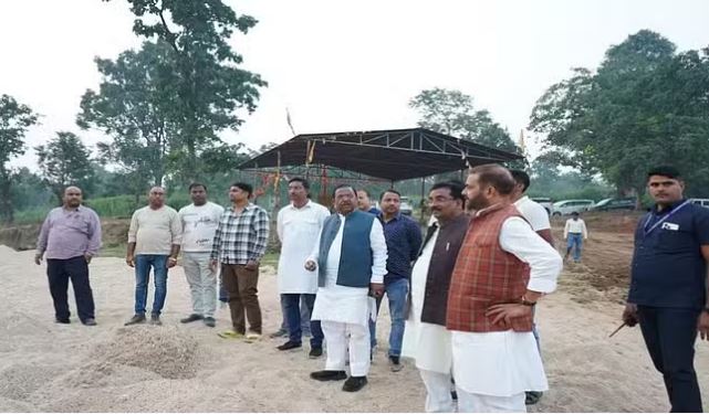 Photo of कृषि मंत्री रामविचार नेताम ने किया छठ घाट का निरीक्षण, तैयारियों और सुविधाओं का लिया जायजा