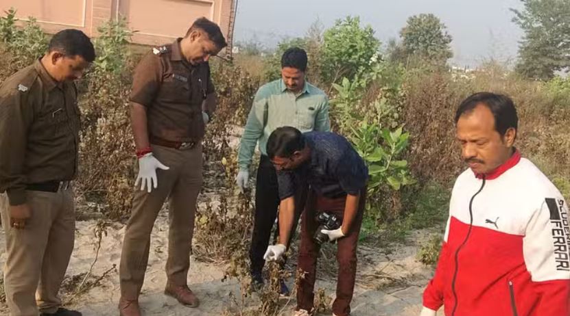 Photo of हरिद्वार-नजीबाबाद हाईवे पर शराब के ठेके के पास मिला अधजला शव, जांच में जुटी पुलिस