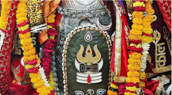 Photo of महाकाल मंदिर में अब हाईटेक व्यवस्था, भस्म आरती में प्रवेश और लड्डू प्रसादी की व्यवस्था में होगा बदलाव…