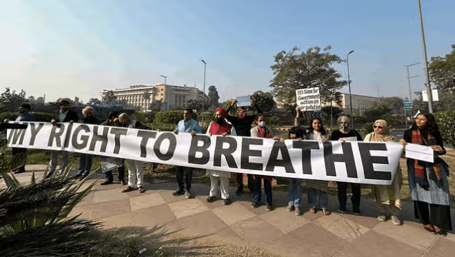 Photo of दिल्ली में प्रदूषण के खिलाफ सड़क पर प्रदर्शन, केंद्र सरकार से की ये मांग