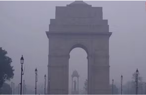 Photo of दिल्ली : स्मॉग में लिपटी राजधानी, हवा जहरीली; सांसों पर संकट बरकरार