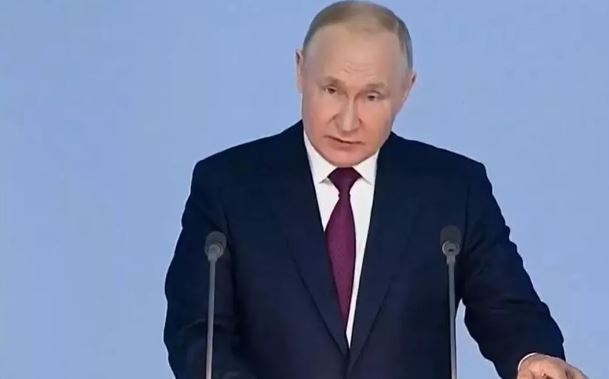 Photo of बड़े पैमाने पर हाइपरसोनिक मिसाइलों का उत्पादन करेगा रूस, राष्ट्रपति पुतिन ने दी हरी झंडी