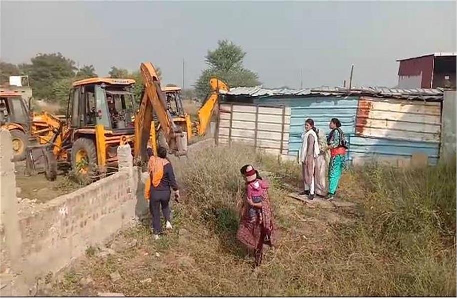 Photo of इंदौर : सिरपुर तालाब के पास निगम की बड़ी कार्रवाई