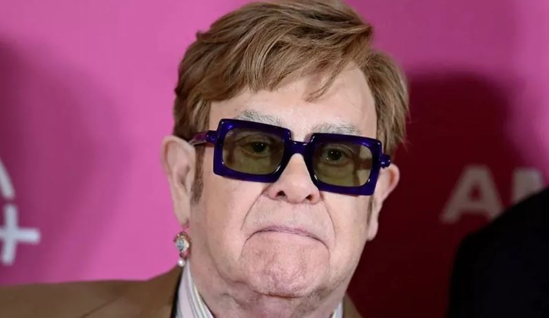 Photo of Elton John के फैंस के लिए बड़ा झटका, सिंगर ने खोई आंखों की रोशनी