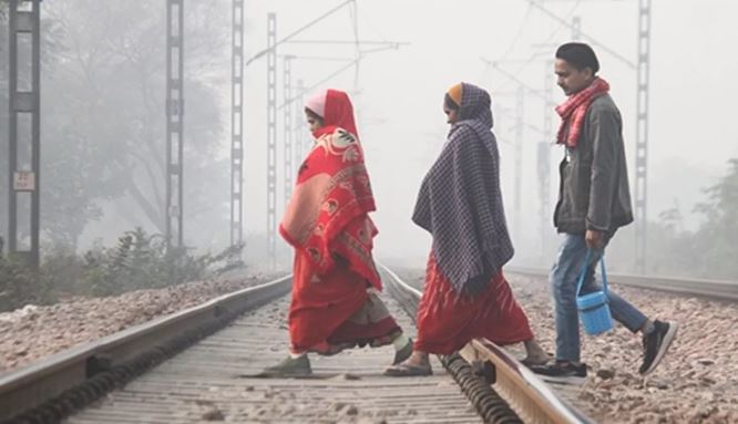 Photo of ठंड ने जमाया कश्मीर, दिल्ली-हिमाचल में बारिश के आसार; यूपी के कई जिलों में छाया कोहरा