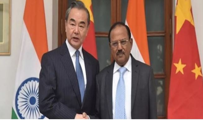 Photo of ‘भारत के साथ मिलकर काम करेगा चीन’, डोभाल के साथ मुलाकात में बोले विदेश मंत्री वांग यी