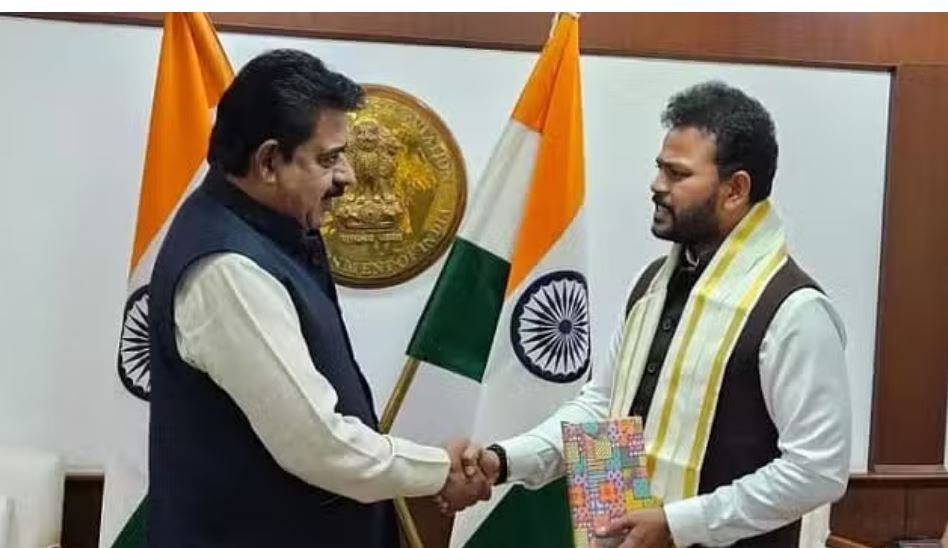 Photo of कचरे से खाद बनाएगा इंदौर एयरपोर्ट