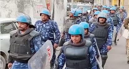 Photo of संभल में जुमे की नमाज को लेकर अलर्ट, चप्पे-चप्पे पर PAC