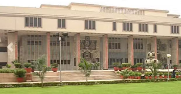 Photo of पत्नी की मौत के लिए डॉक्टरों पर हो कार्रवाई, कोर्ट में याचिका खारिज