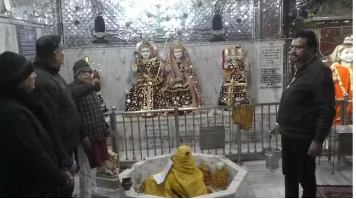 Photo of लुधियाना में मंदिर में चोरी: मूर्तियां खंडित की, 40 किलो सोने-चांदी के आभूषण चुराए