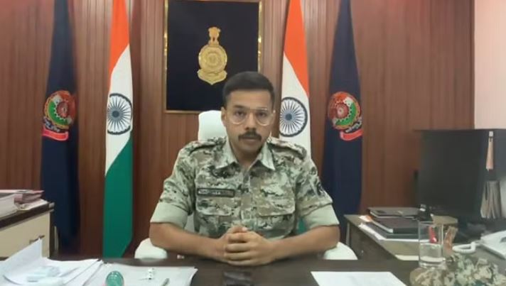 Photo of जगदलपुर: वाहन चालक के शव का मिला अवशेष, परिजनों को किया गया सुपुर्द