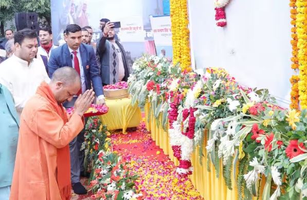 Photo of यूपी में मनाई जा रही पूर्व मुख्यमंत्री कल्याण सिंह की जयंती, सीएम योगी ने अर्पित की पुष्पांजलि