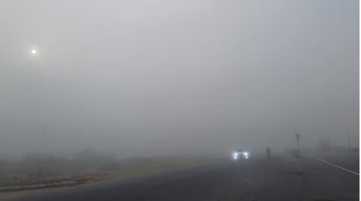 Photo of दिल्ली: आज छा सकता है घना कोहरा, सुबह-शाम बढ़ेगी ठिठुरन…