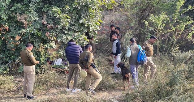 Photo of यूपी: जंगल में बच्चों ने देखी महिला की लाश, गले पर चोट के निशान