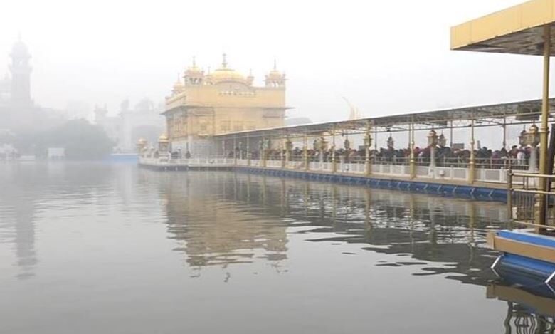 Photo of रोहतक: शॉर्ट सर्किट से कपड़ों के शोरूम और होटल में लगी आग