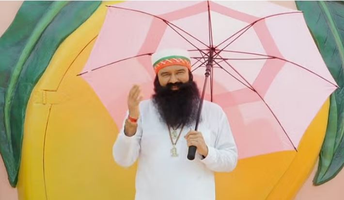 Photo of सिरसा में राम रहीम के साथ हनीप्रीत: परिवार के सदस्यों का आने पर संशय बरकरार