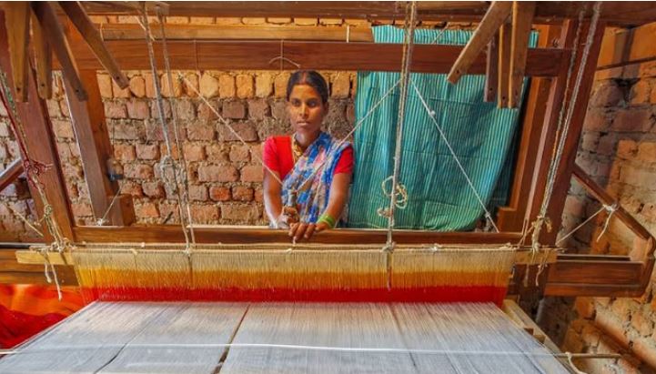 Photo of स्वावलंबी बनाने की योजना में 3.85 करोड़ का घपला, मानदेय-प्रशिक्षण सामग्री की खरीदारी में मनमानी