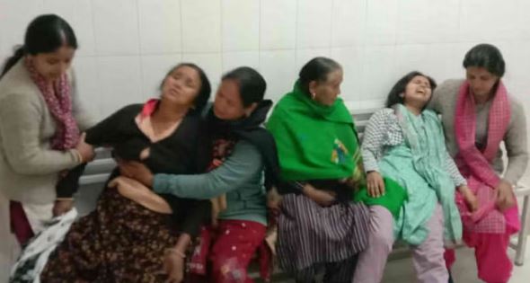 Photo of पति ने बेदर्दी से पत्नी को मौत के घाट उतारा, फिर खुद की जान लेने की भी कोशिश, बिलखते रहे बच्चे