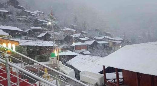 Photo of झमाझम बारिश, कड़ाके की ठंड, बर्फबारी का खूबसूरत नजारा…तस्वीरों में देखें जन्नत सा दिखता उत्तराखंड
