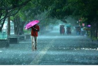 Photo of यूपी में फिर से बदला मौसम का मिजाज; कई जिलों में हो रही झमाझम बारिश…