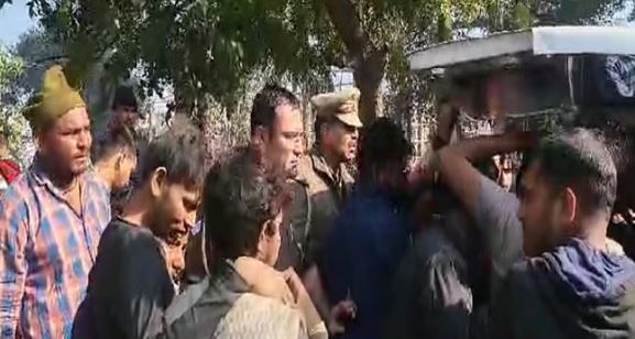 Photo of मुरादनगर श्मशान घाट में फिर बड़ा हादसा… निर्माणाधीन टंकी पर लगी शटरिंग गिरी