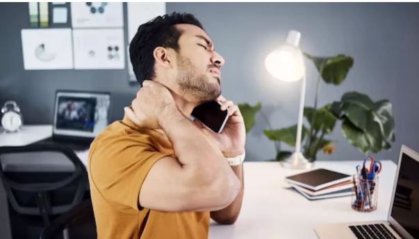 Photo of गर्दन के दर्द को न करें अनदेखा