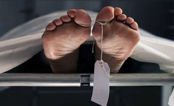 Photo of सिरफिरे युवक ने गर्लफ्रेंड-दादी और सगे भाई समेत पांच लोगों को उतारा मौत के घाट, मां लड़ रही जिंदगी की जंग