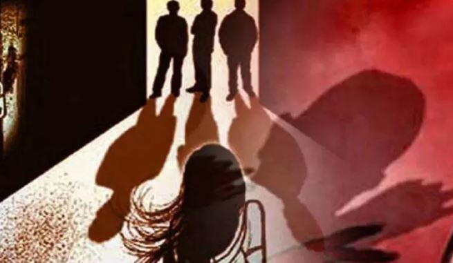 Photo of Tamil Nadu में हैवानियत की हदें पार, तीन शिक्षकों ने 13 वर्षीय छात्रा से किया रेप