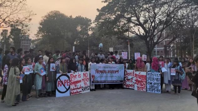 Photo of बांग्लादेश में हसीना के बाद अब यूनुस के खिलाफ छात्रों का आंदोलन