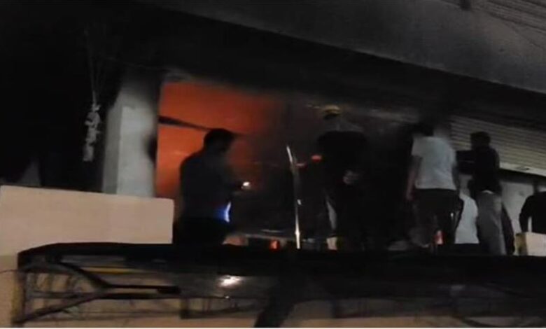 Photo of बैतूल में वेदिका फर्नीचर के शोरूम में लगी भीषण आग