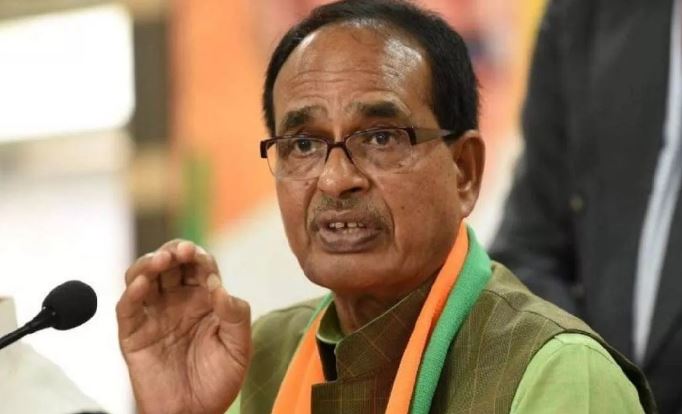 Photo of केंद्रीय मंत्री को टूटी सीट से करनी पड़ी फ्लाइट में यात्रा; Air India ने मांगी माफी