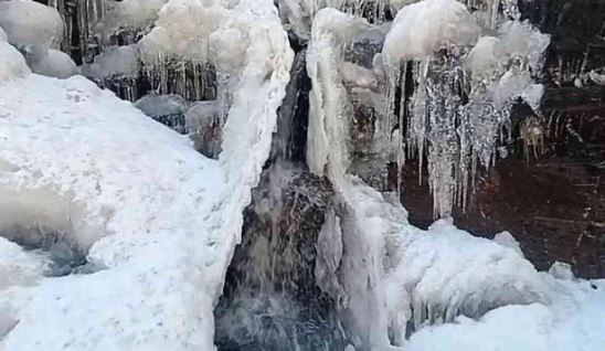 Photo of चारों धाम में हुई बर्फबारी, निचले इलाकों में बारिश के साथ शीतलहर चलने से बढ़ी ठंड