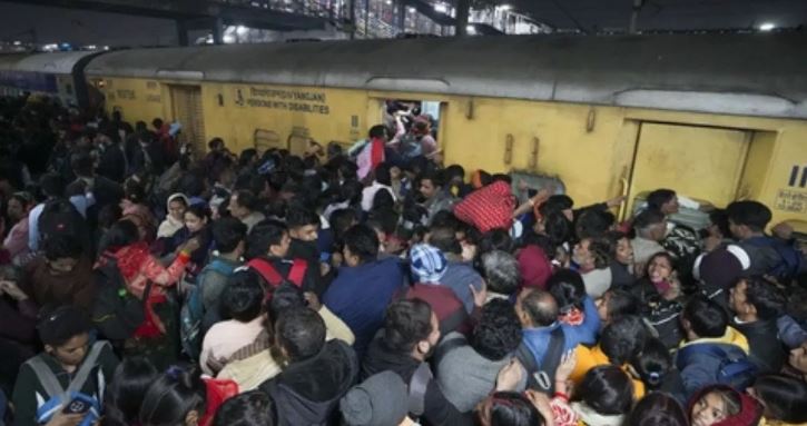 Photo of  रेलवे स्टेशन पर कैसे हुई भगदड़? हाई लेवल कमेटी करेगी जांच, सीसीटीवी फुटेज भी खंगालेगी पुलिस