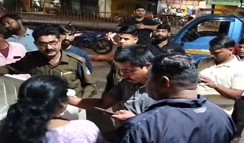 Photo of खंडवा में ट्रैक्टर और बाइक की भिड़ंत, जीजा साले की दर्दनाक मौत