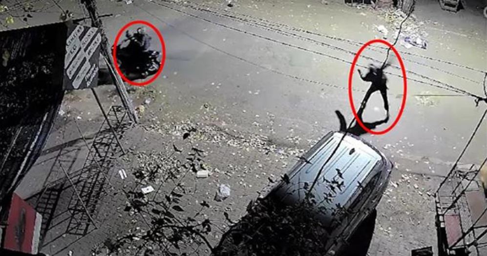 Photo of अराजक तत्वों ने प्रयागराज में लगातार 3 बम फेंककर मचाई दहशत