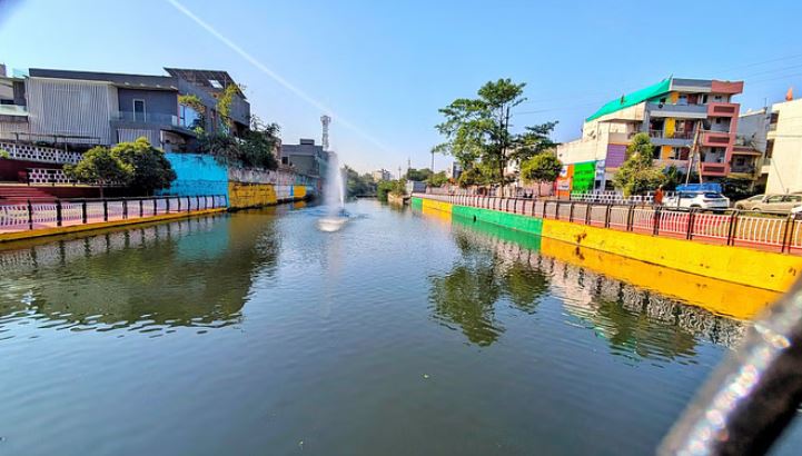 Photo of इंदौर की सरस्वती नदी में चलेगी नाव, घाटों को नगर निगम ने संवारा