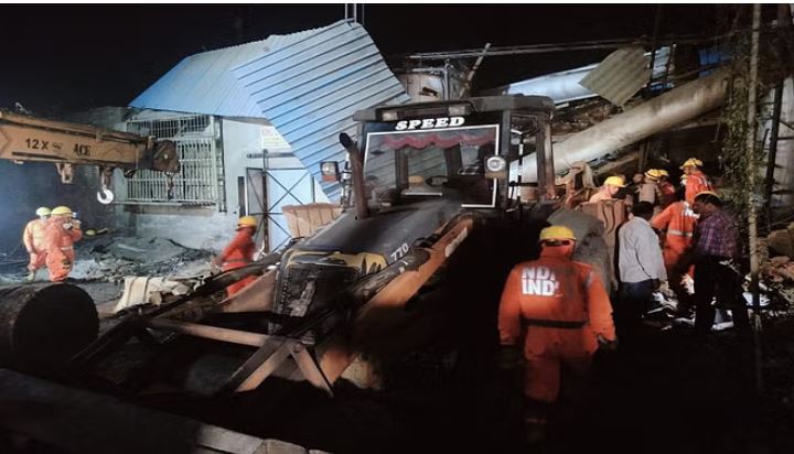 Photo of पंजाब में बड़ा हादसा : बॉयलर फटने से गिरी बिल्डिंग की छत, एक मजदूर की मौत…