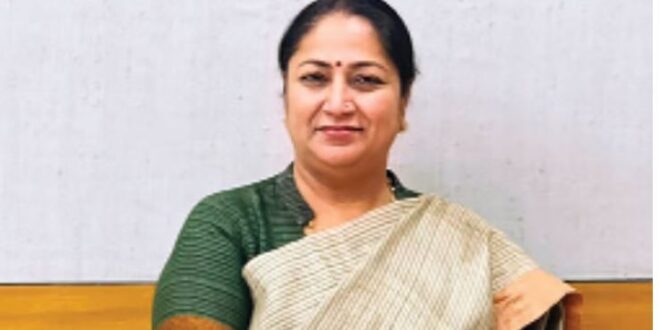 Photo of बाल-बाल बचा मुख्यमंत्री रेखा गुप्ता का काफिला, अचानक सामने आए मवेशी