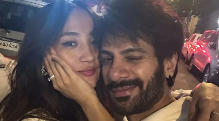 Photo of Chum Darang के साथ शादी को लेकर Karanveer Mehra ने बताया क्या है प्लान?