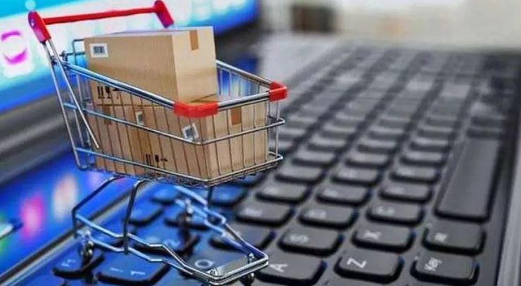 Photo of दिल्ली से लखनऊ तक अमेजन-फ्लिपकार्ट के गोदामों में छापेमारी