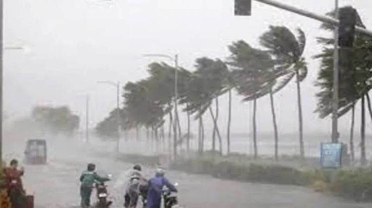 Photo of बंगाल की खाड़ी से आई हवाओं ने बदला मौसम, UP-बिहार समेत 10 राज्यों में कल बरसेंगे बादल